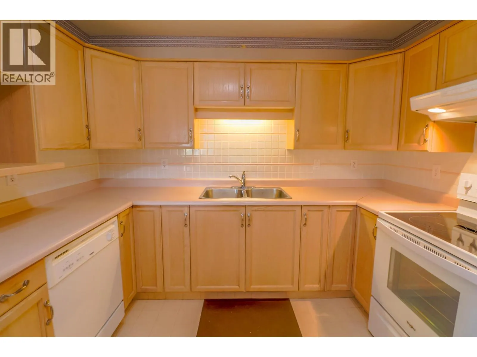 8907 Pineo Court Unit# 208