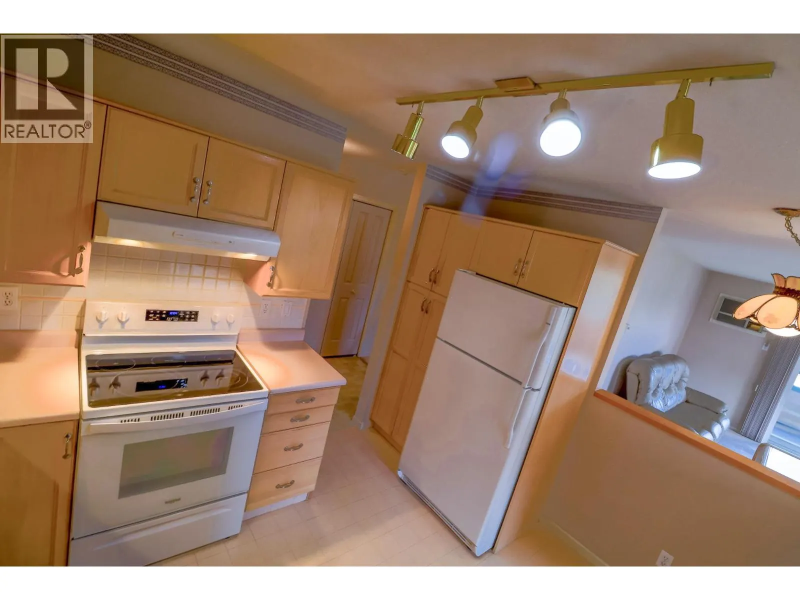 8907 Pineo Court Unit# 208