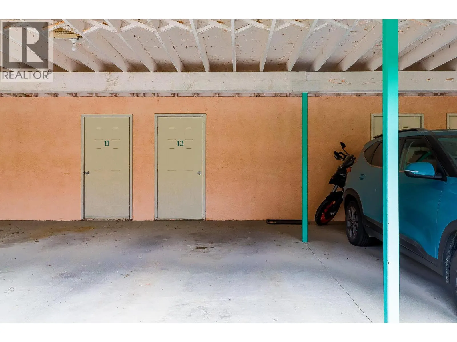 8907 Pineo Court Unit# 208