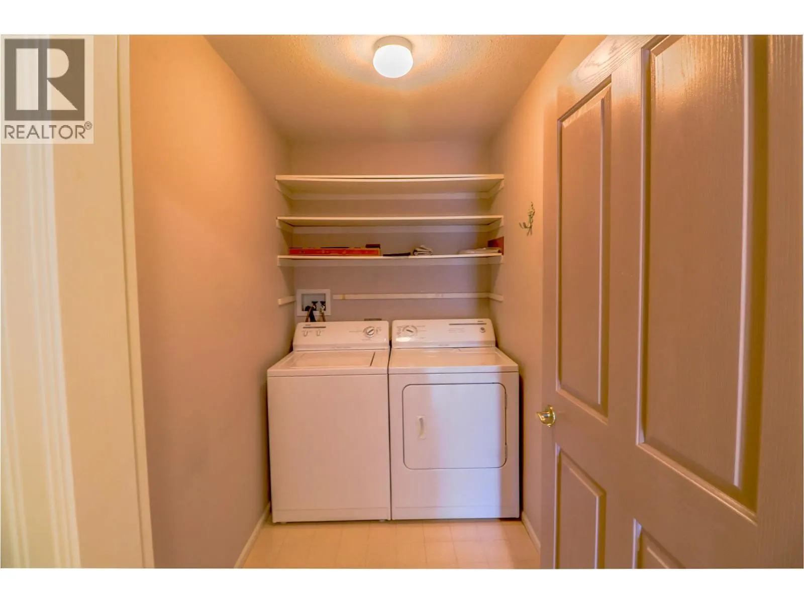 8907 Pineo Court Unit# 208