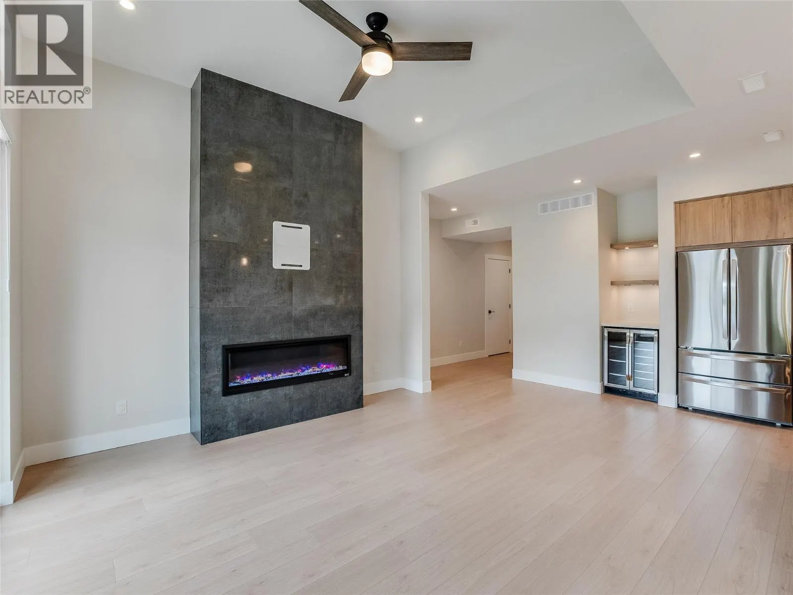 910 Lakeside Drive Unit# 403