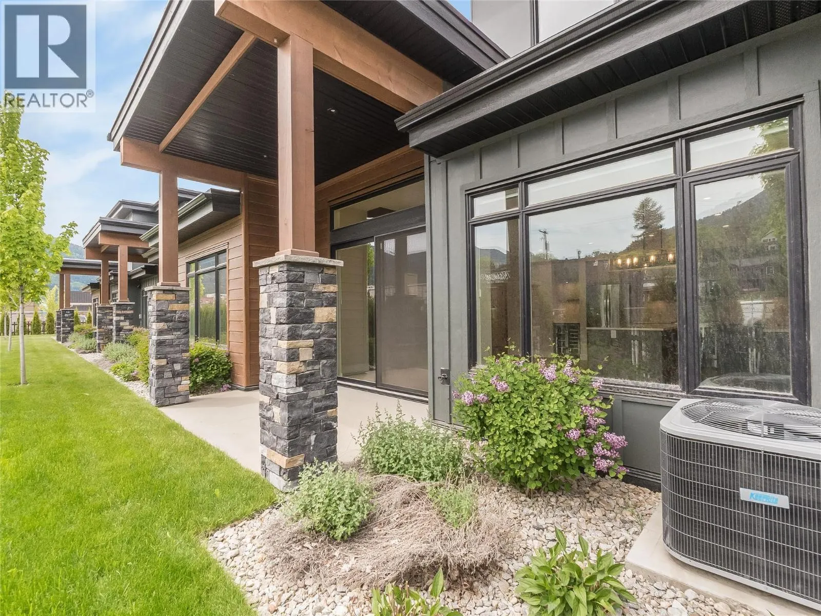 910 Lakeside Drive Unit# 403