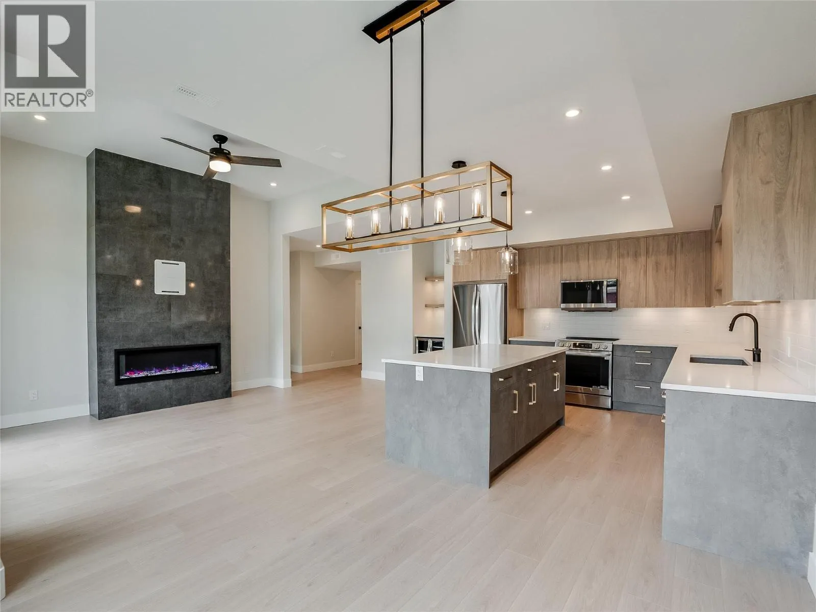 910 Lakeside Drive Unit# 403
