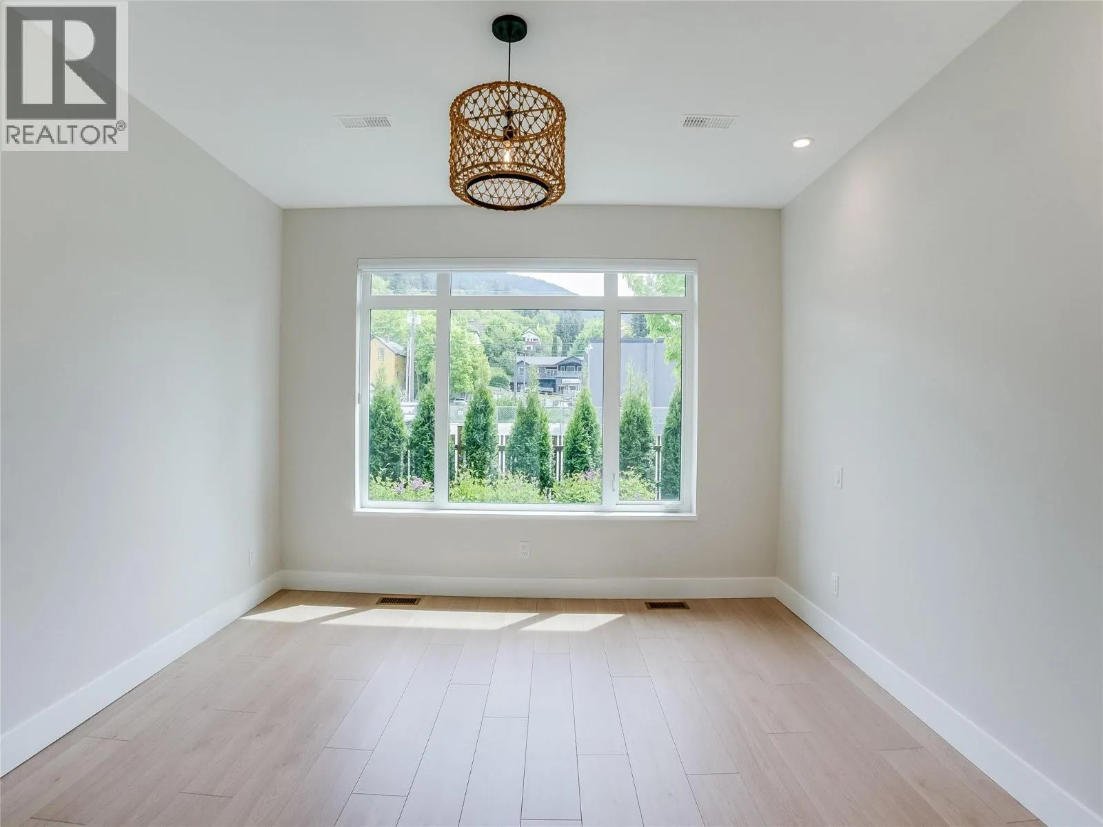 910 Lakeside Drive Unit# 403