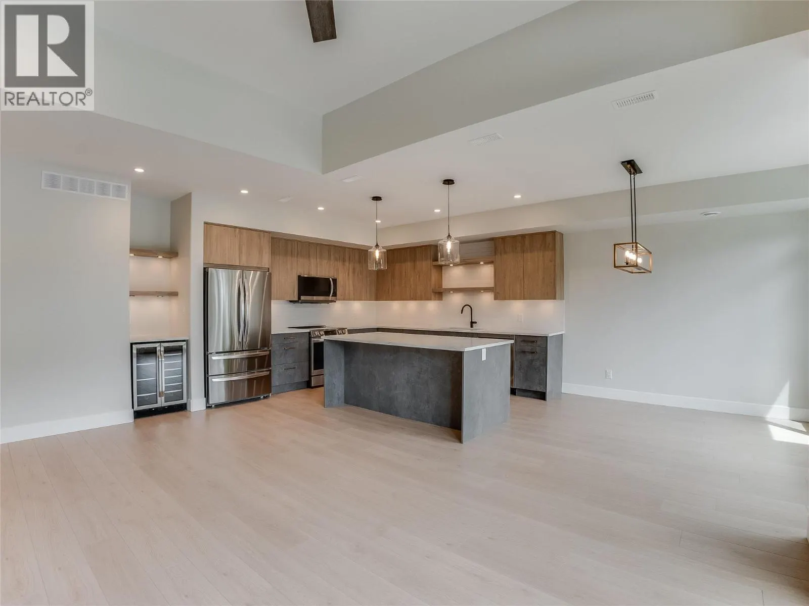 910 Lakeside Drive Unit# 403