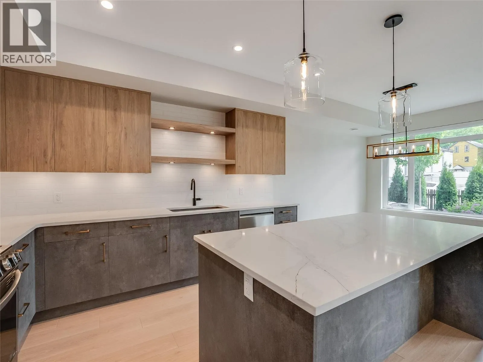 910 Lakeside Drive Unit# 403