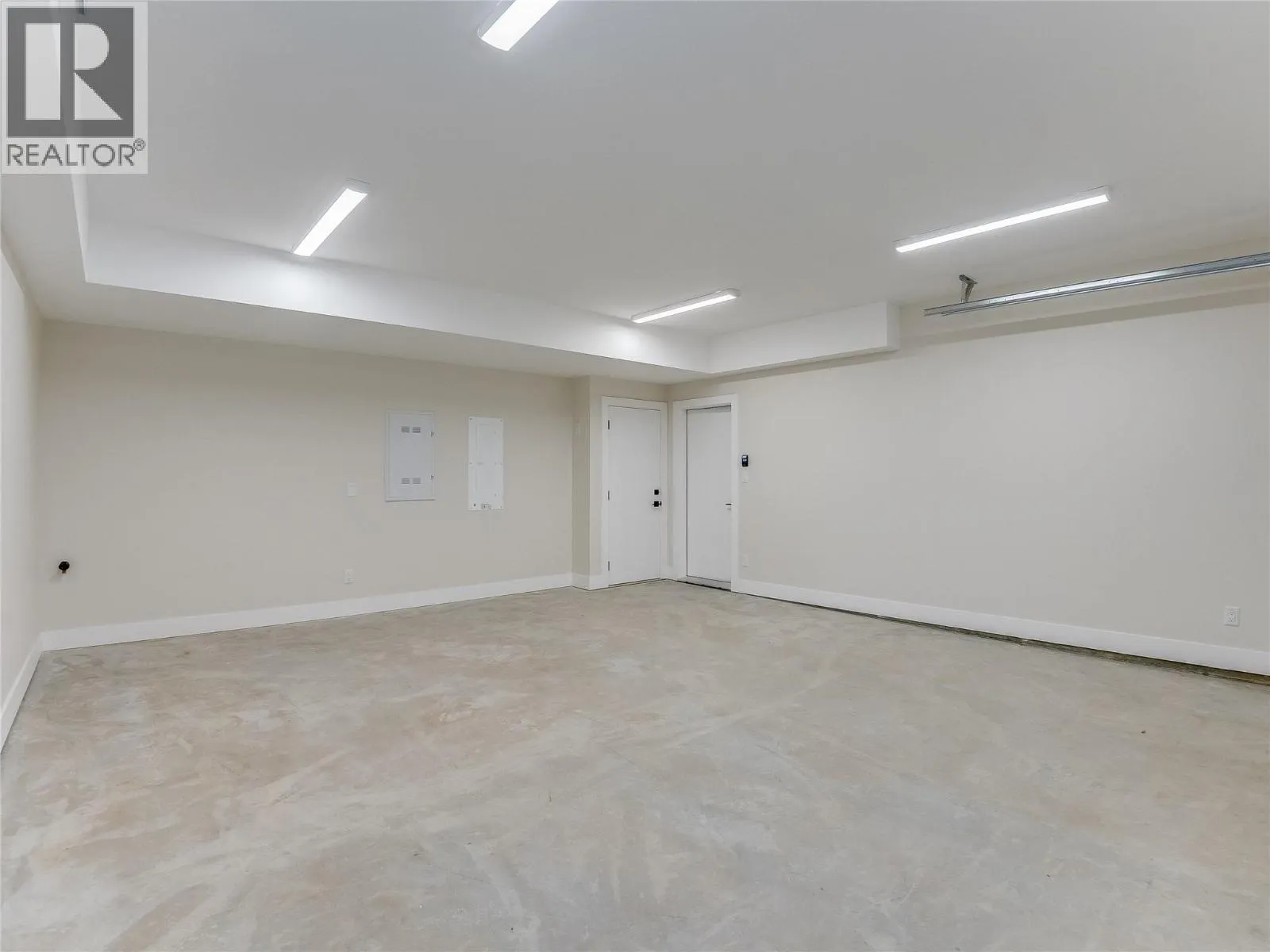 910 Lakeside Drive Unit# 403
