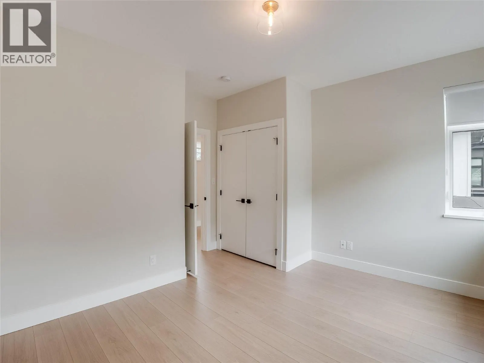 910 Lakeside Drive Unit# 403