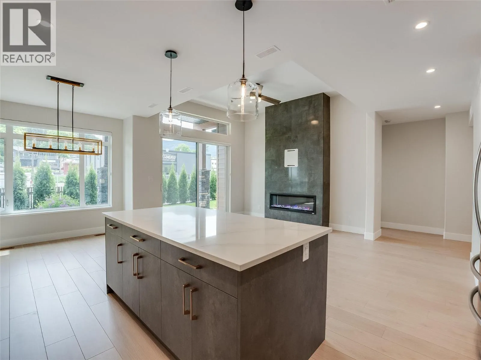 910 Lakeside Drive Unit# 403