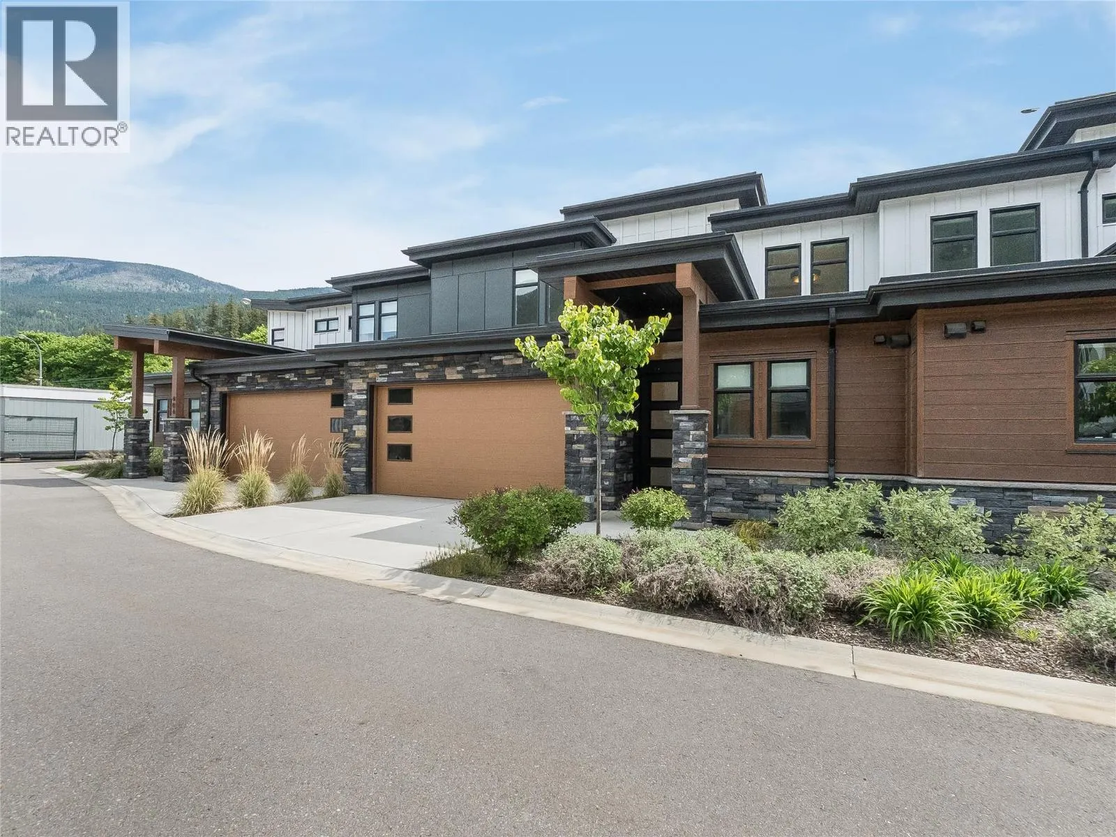 910 Lakeside Drive Unit# 403
