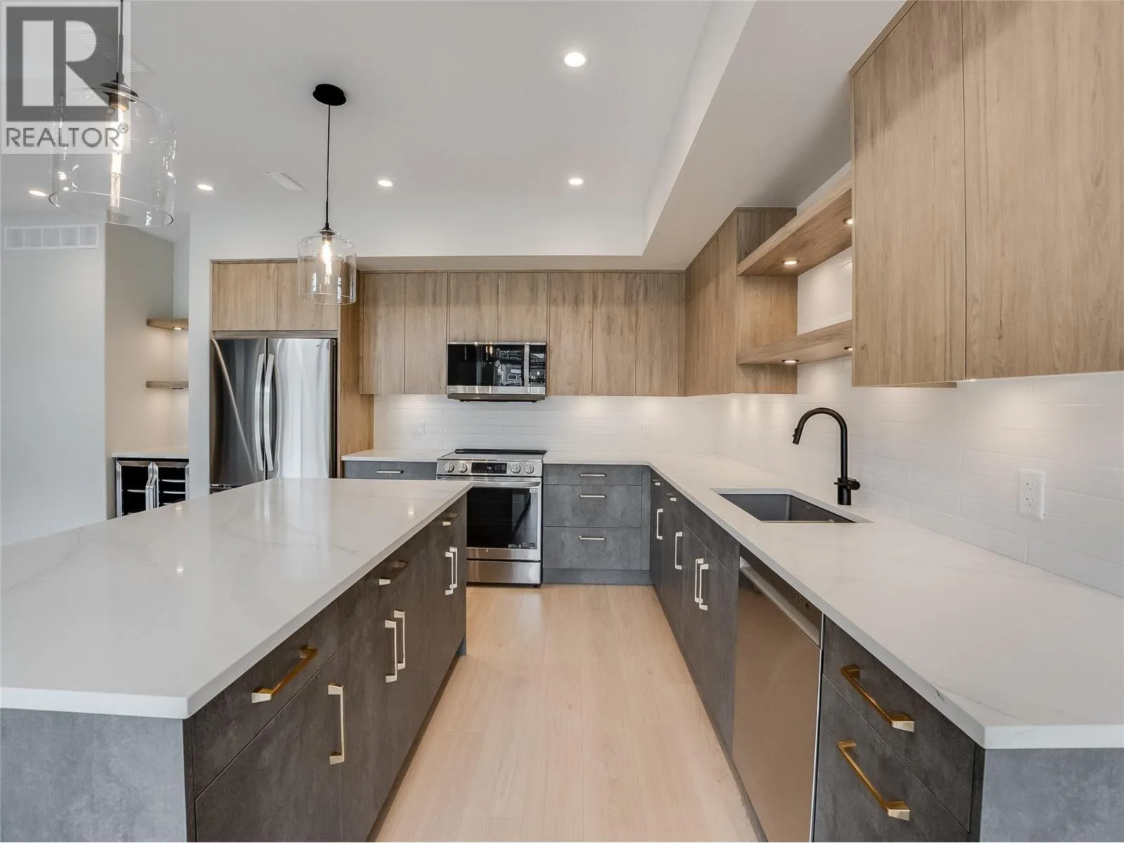 910 Lakeside Drive Unit# 403
