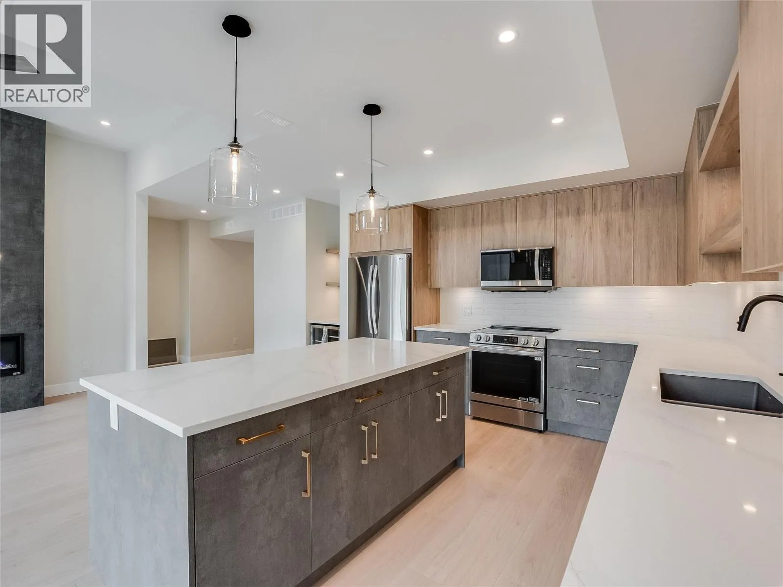 910 Lakeside Drive Unit# 403