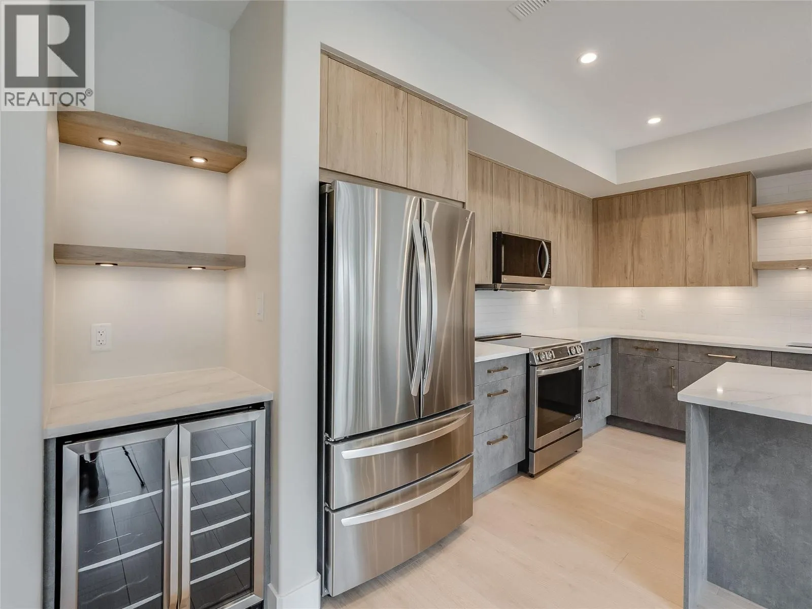 910 Lakeside Drive Unit# 403