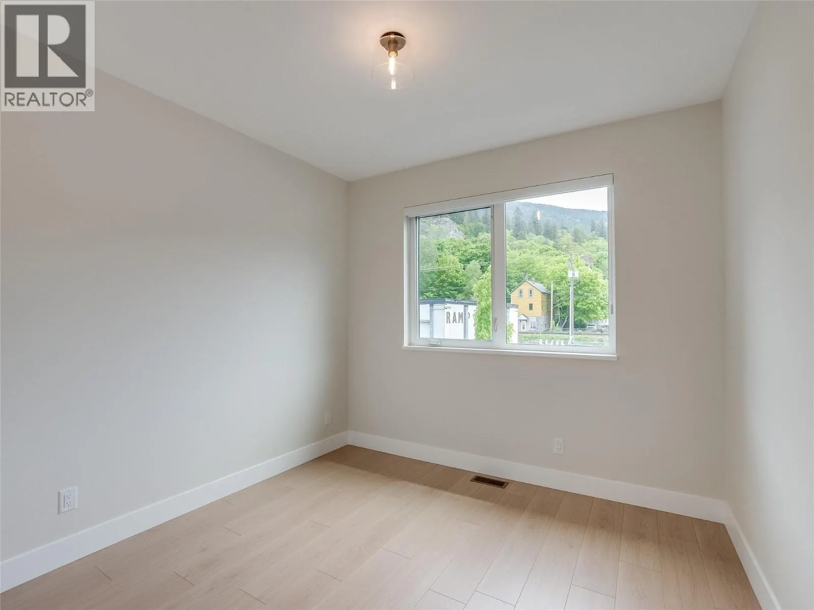 910 Lakeside Drive Unit# 403