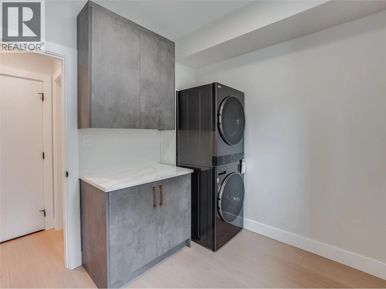 910 Lakeside Drive Unit# 403