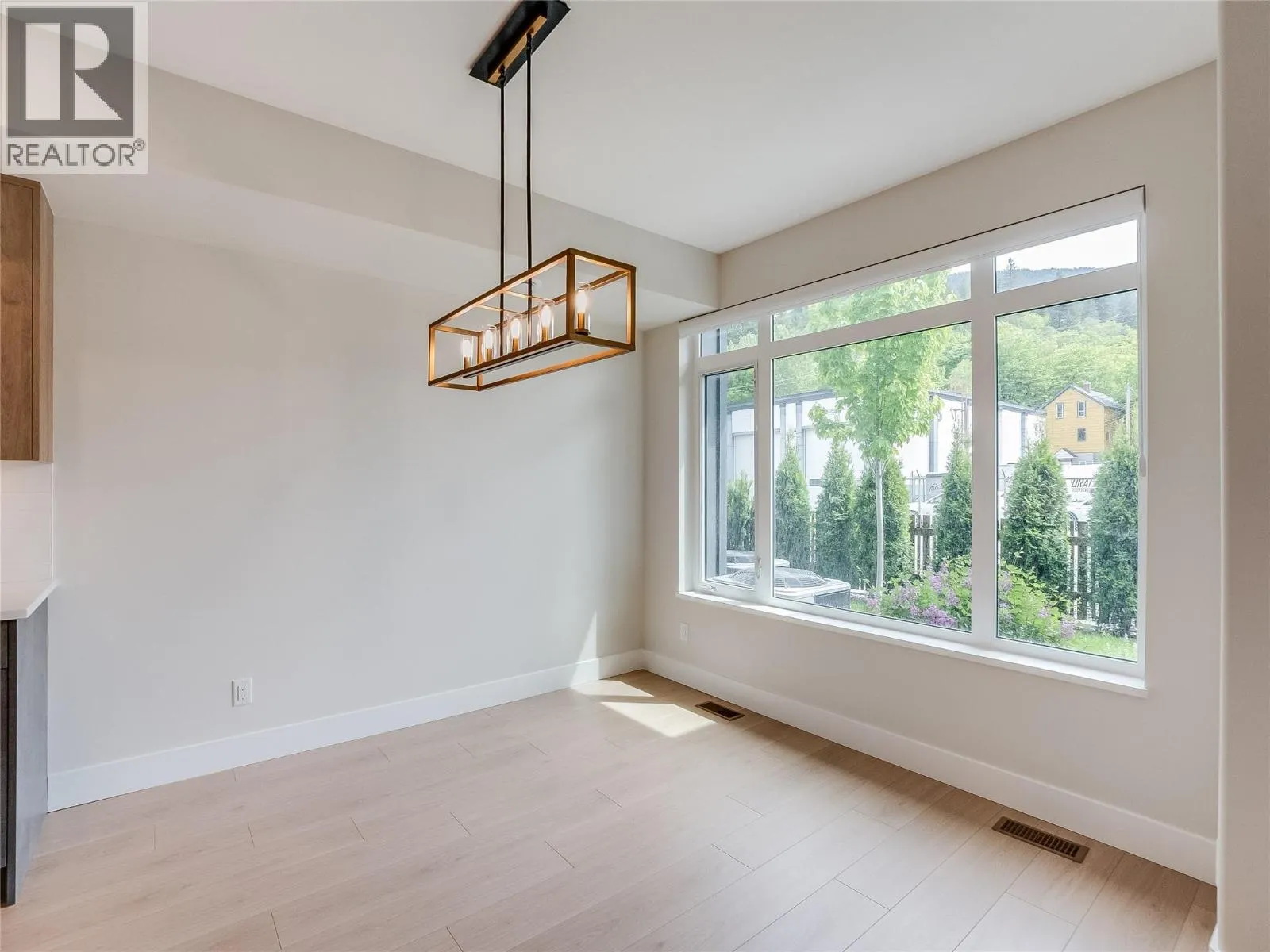 910 Lakeside Drive Unit# 403
