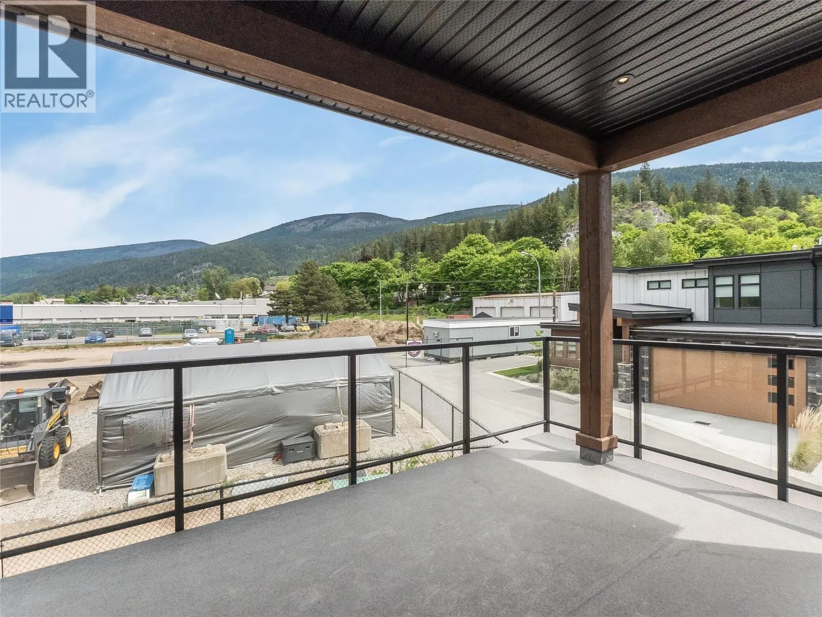 910 Lakeside Drive Unit# 208