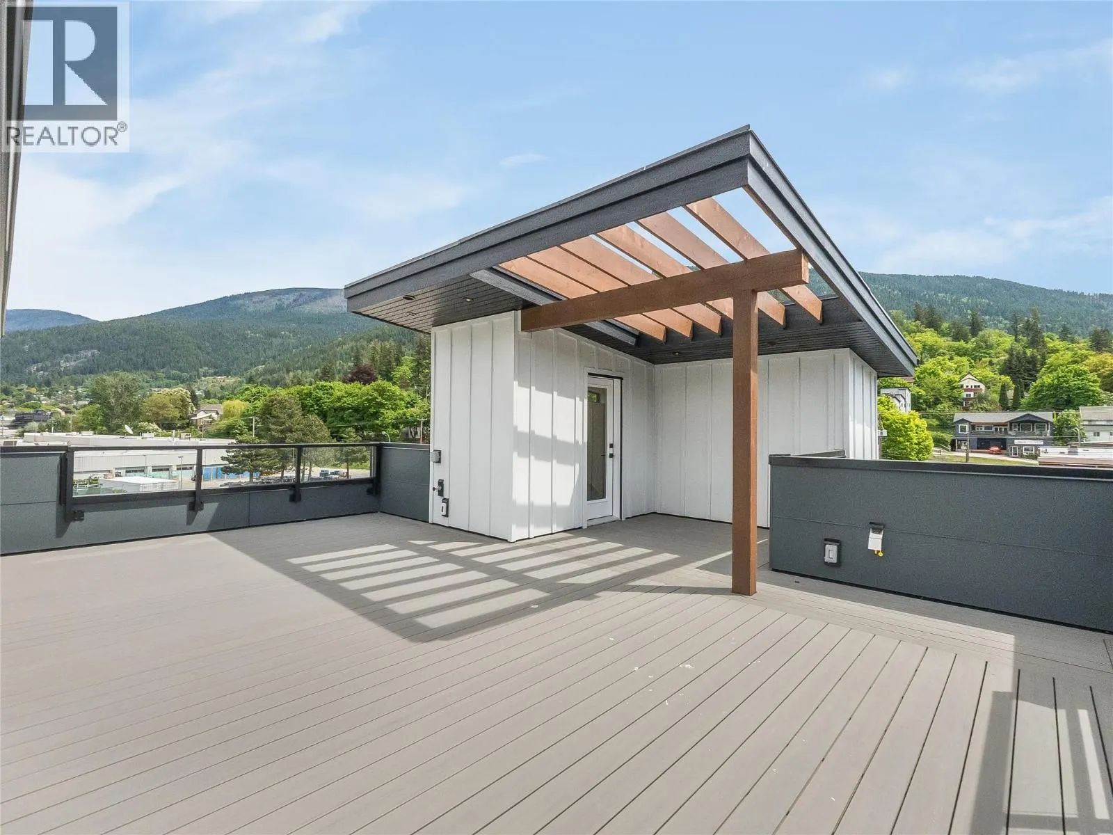 910 Lakeside Drive Unit# 208