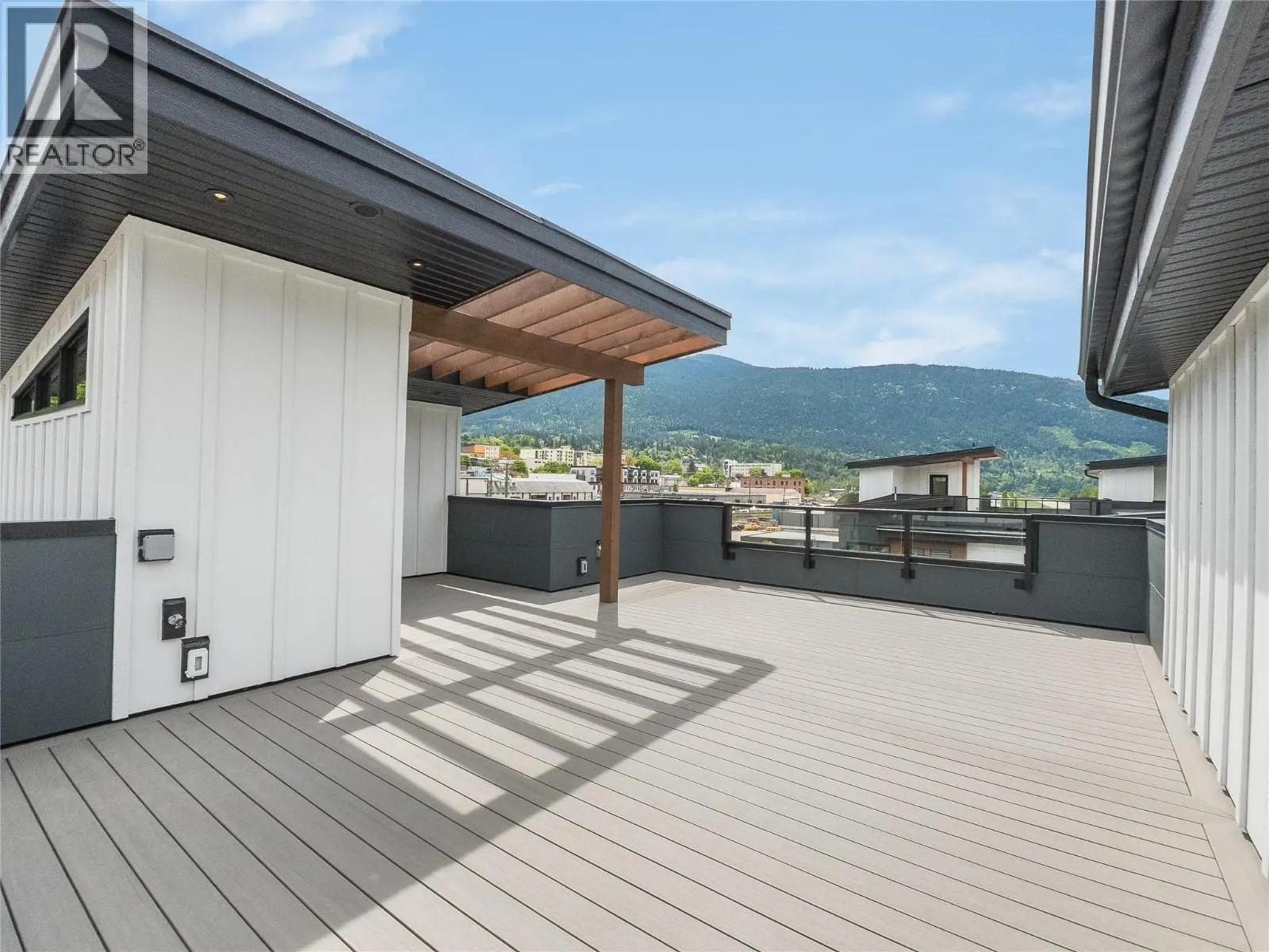 910 Lakeside Drive Unit# 208