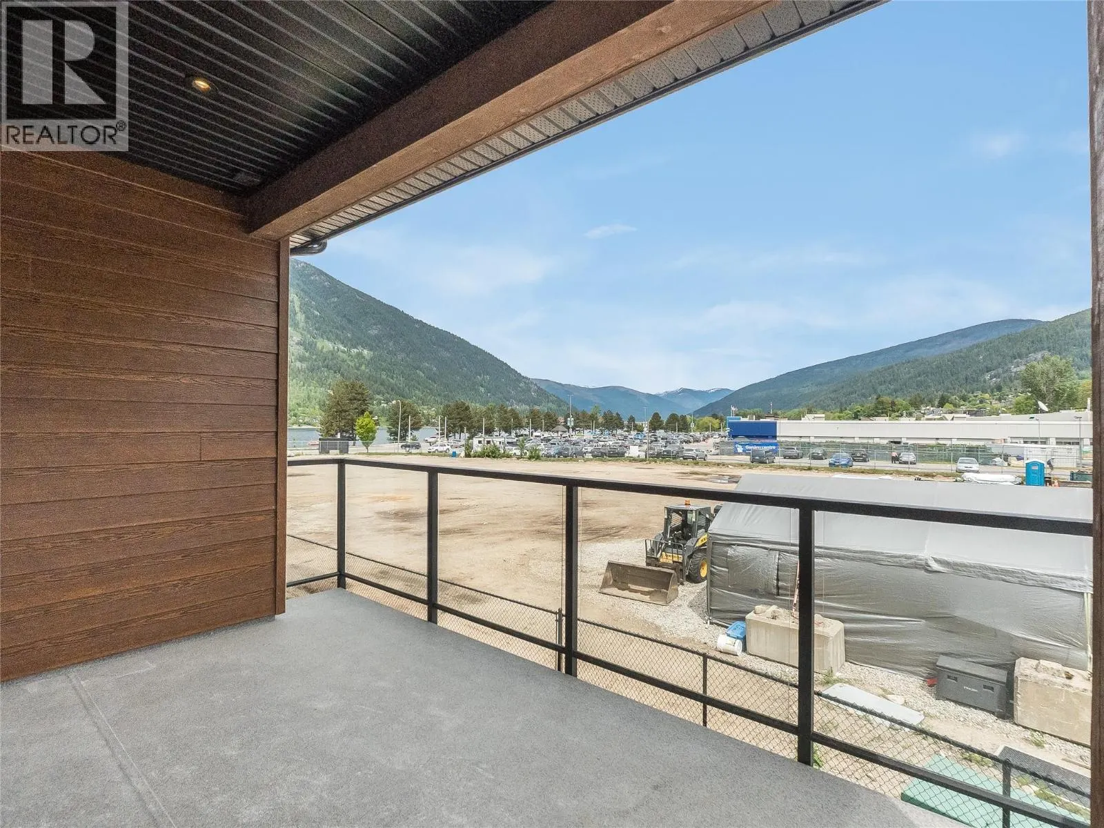 910 Lakeside Drive Unit# 208