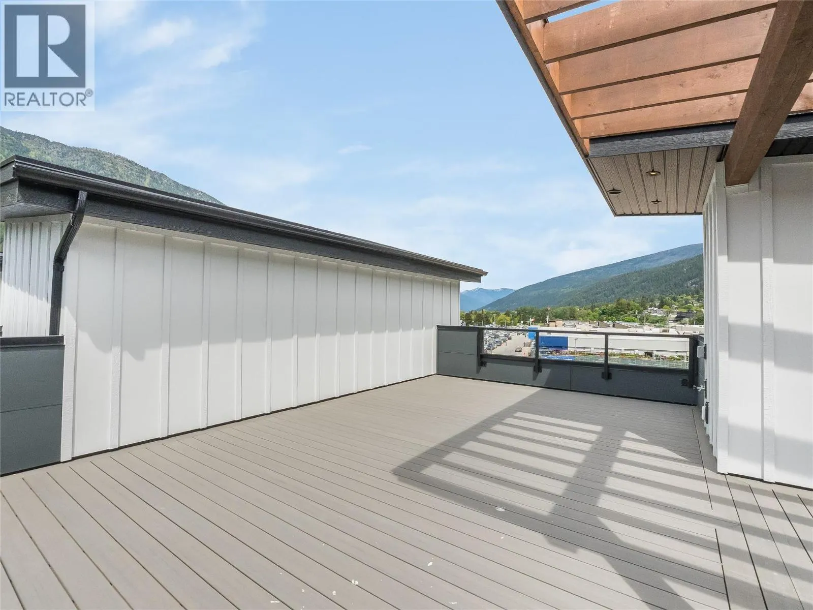 910 Lakeside Drive Unit# 208