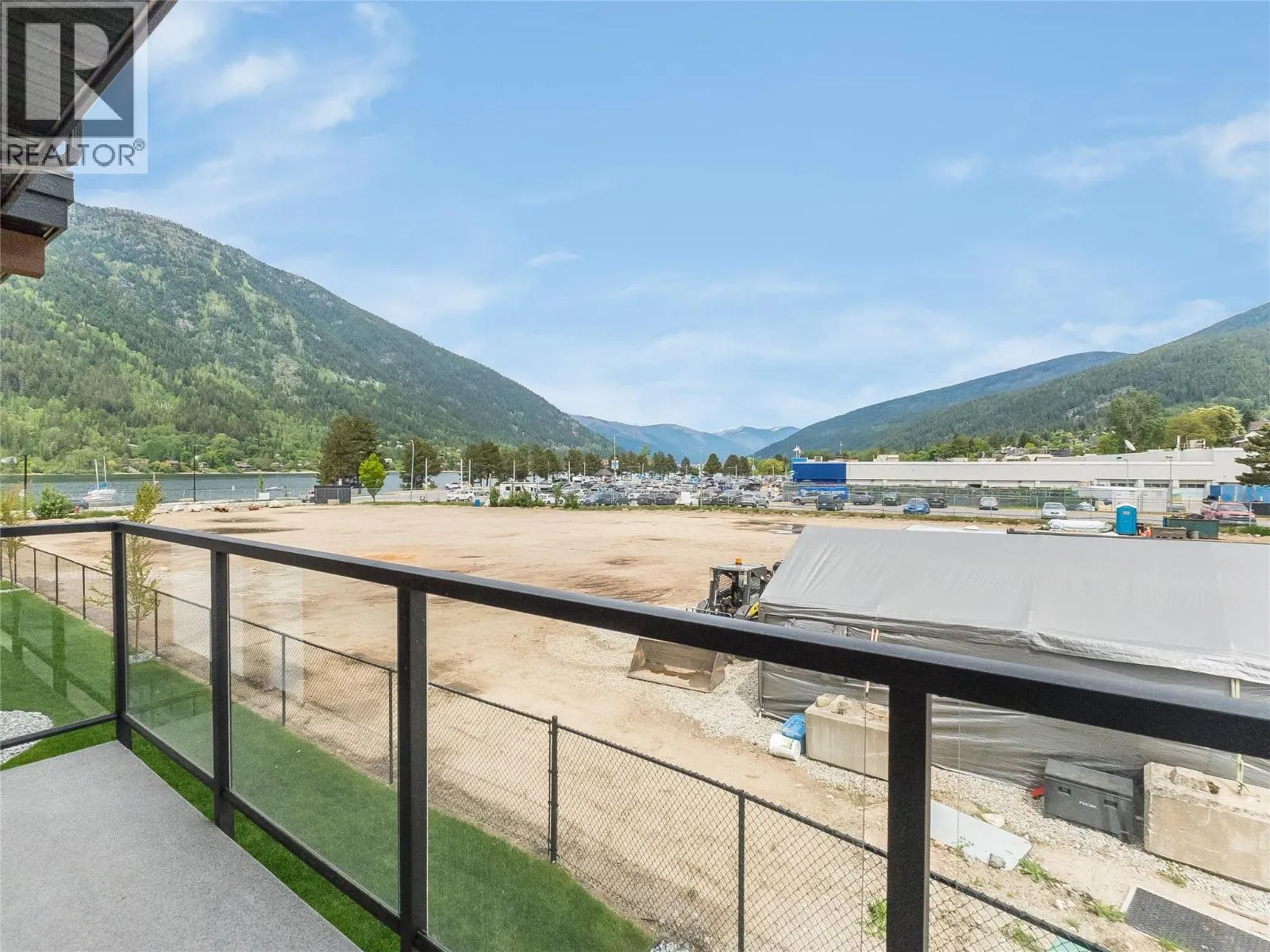 910 Lakeside Drive Unit# 208