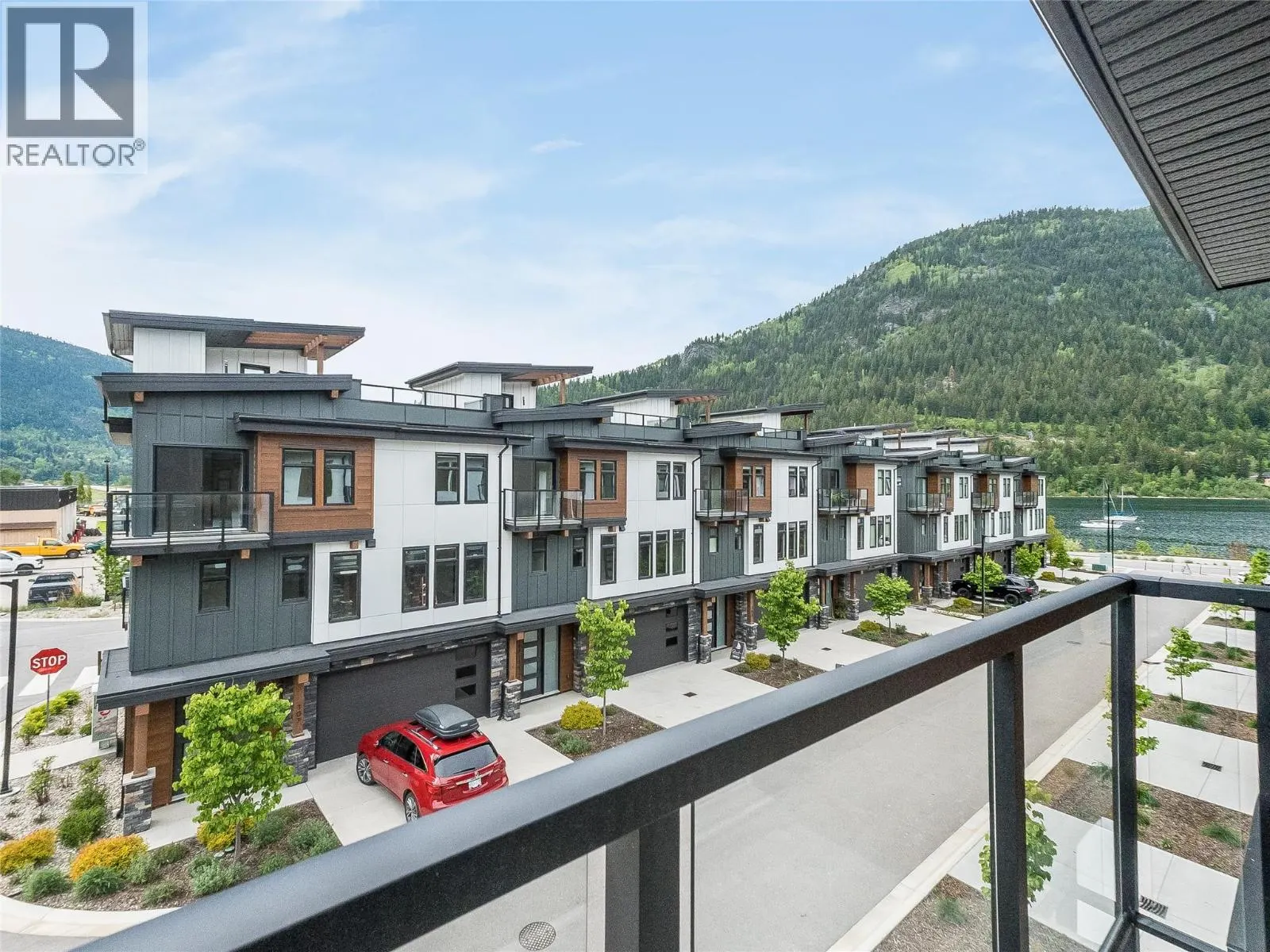 910 Lakeside Drive Unit# 208
