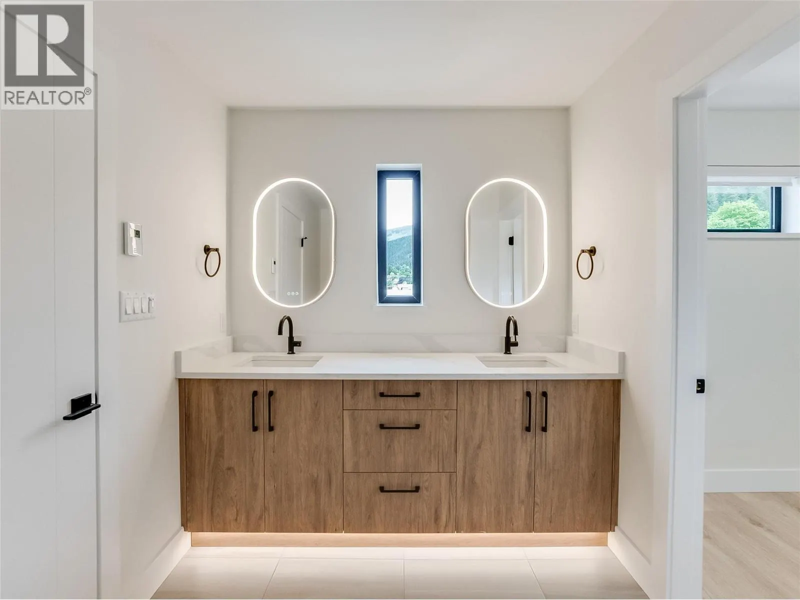 910 Lakeside Drive Unit# 208