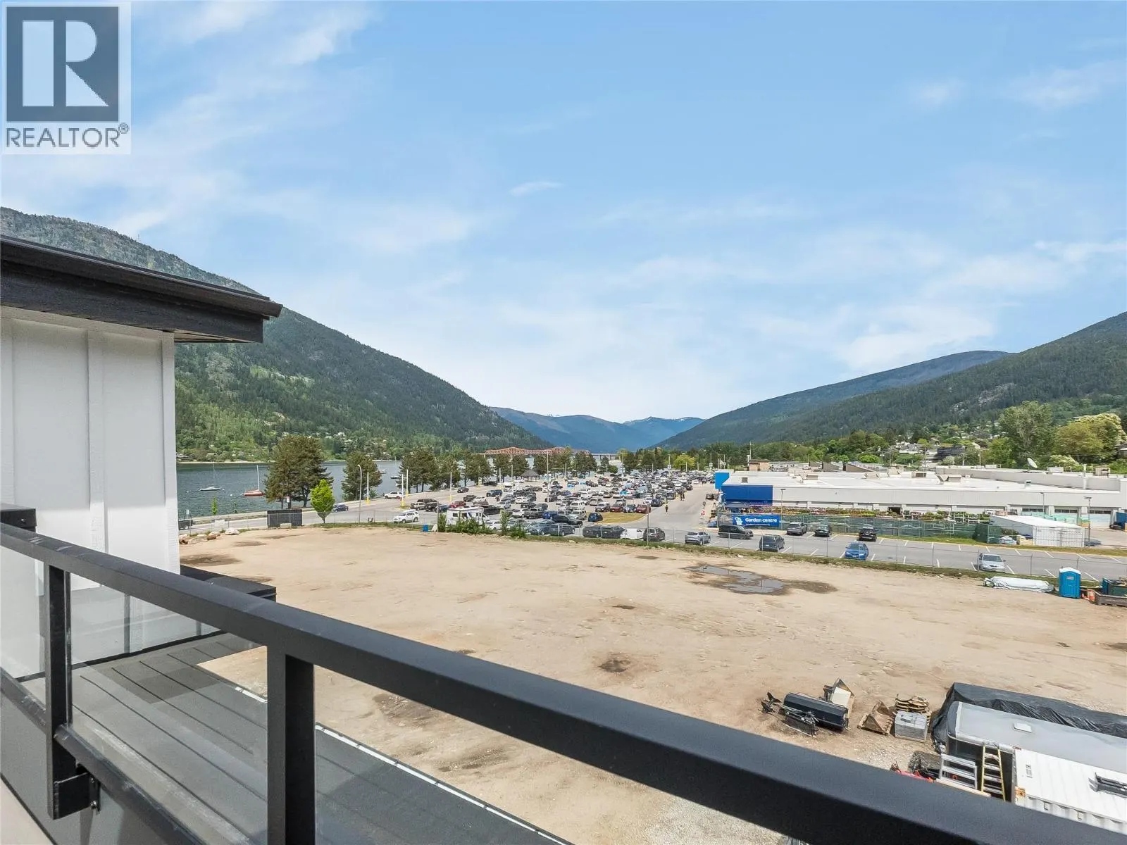 910 Lakeside Drive Unit# 208