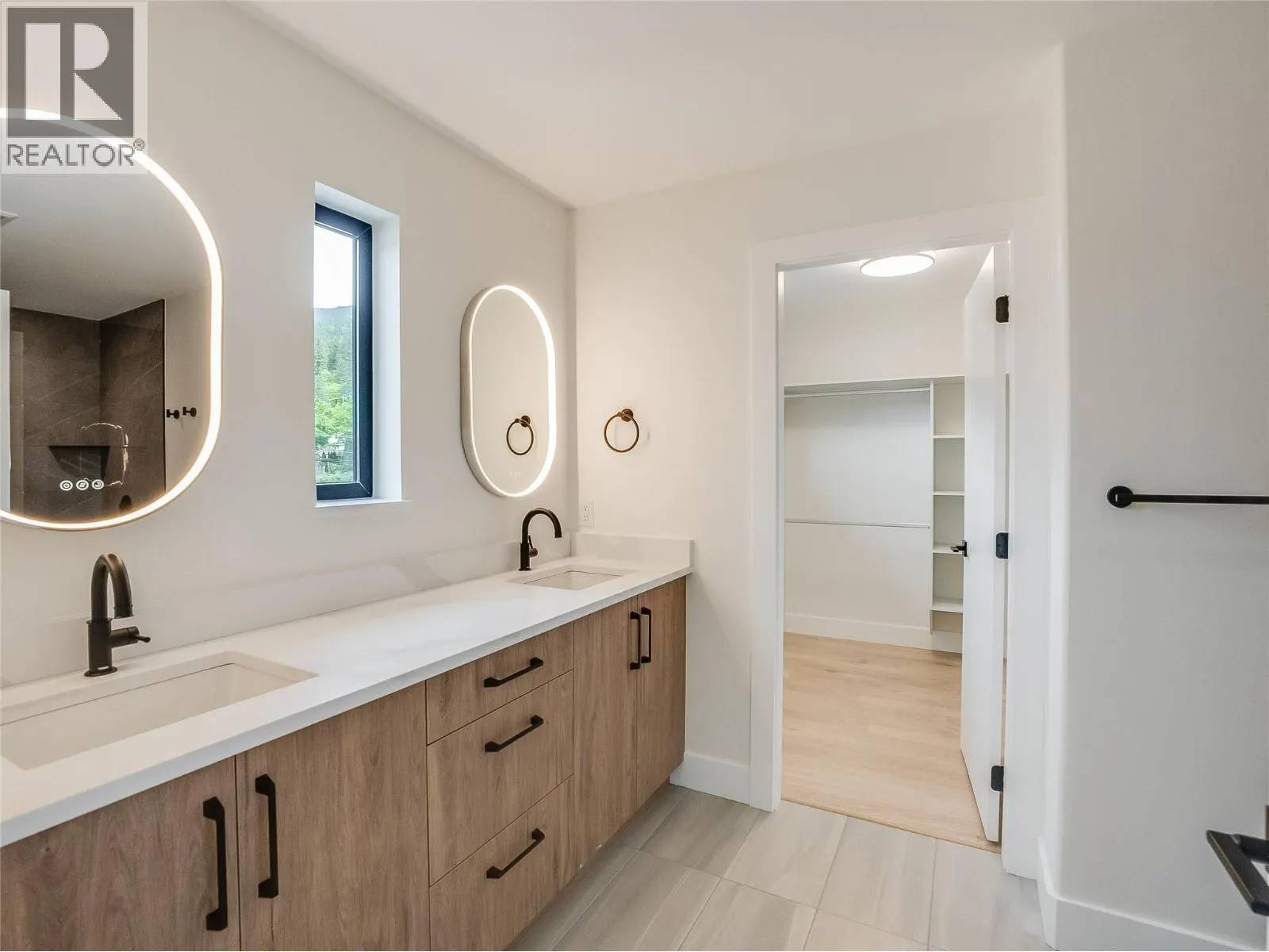 910 Lakeside Drive Unit# 208