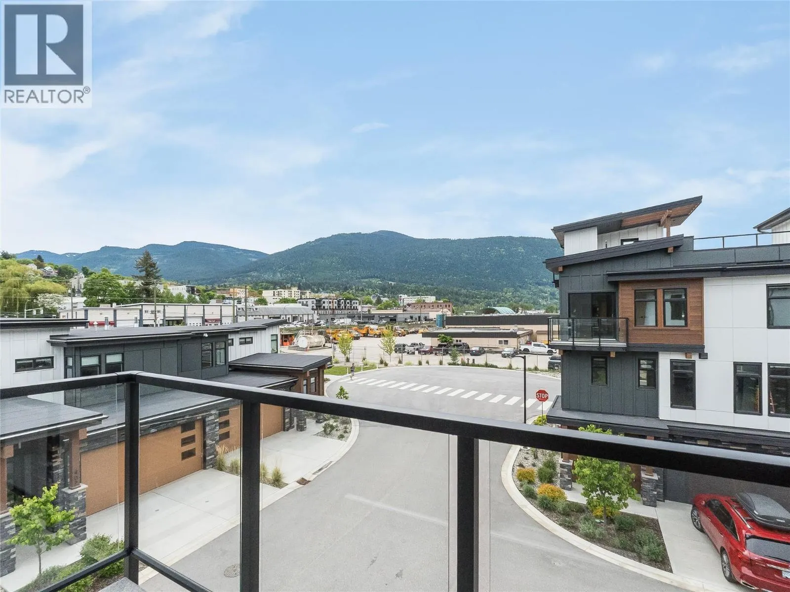 910 Lakeside Drive Unit# 208