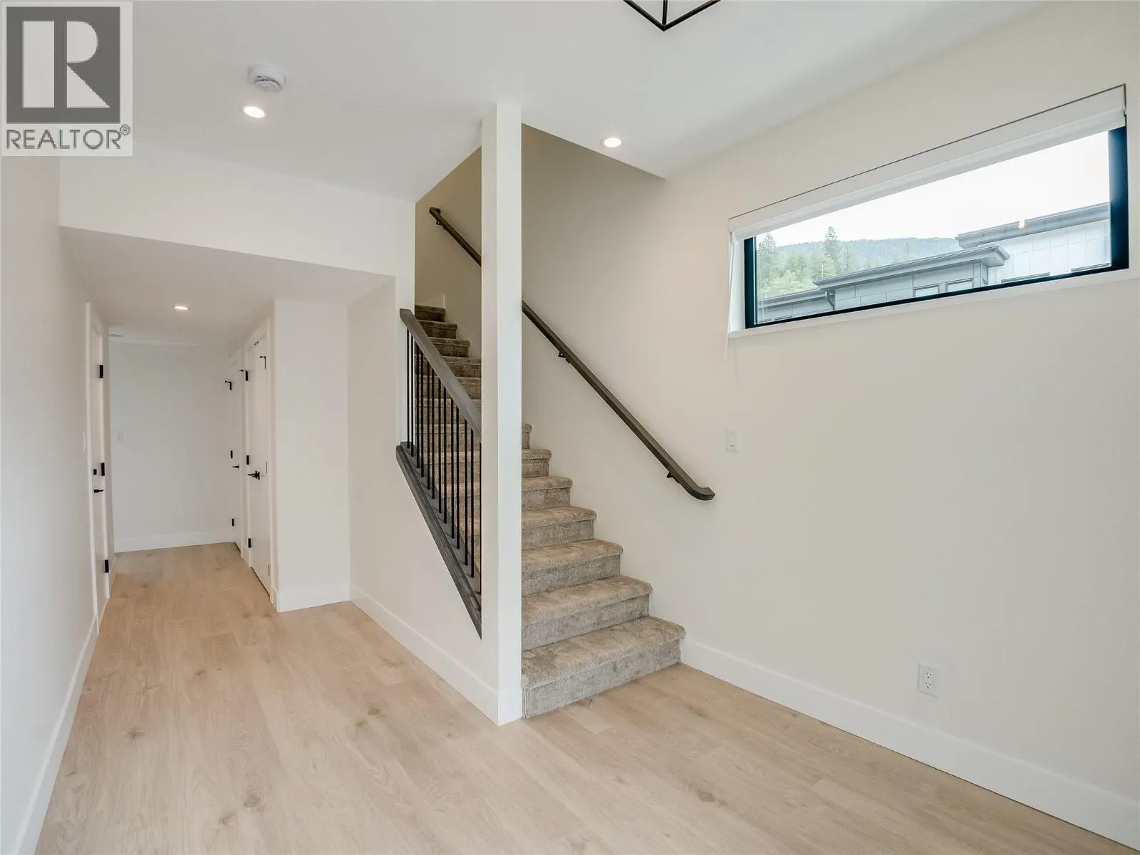 910 Lakeside Drive Unit# 208