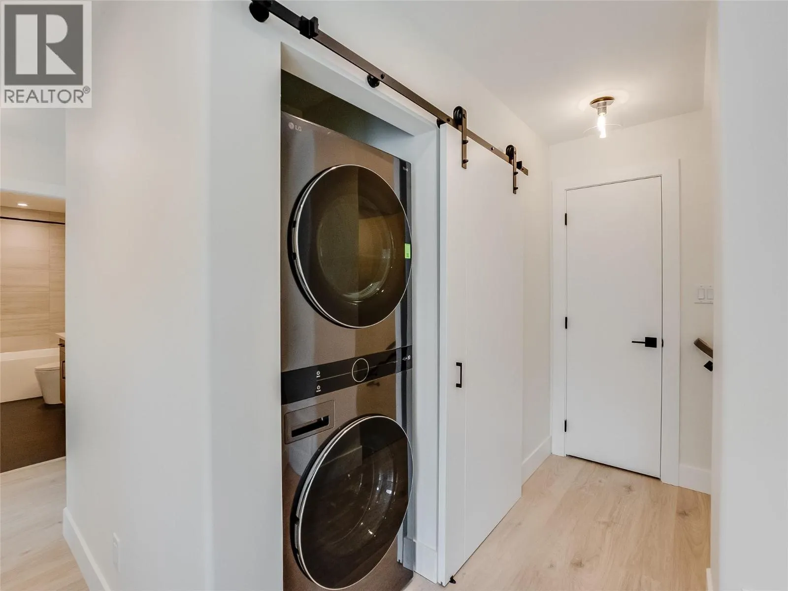 910 Lakeside Drive Unit# 208