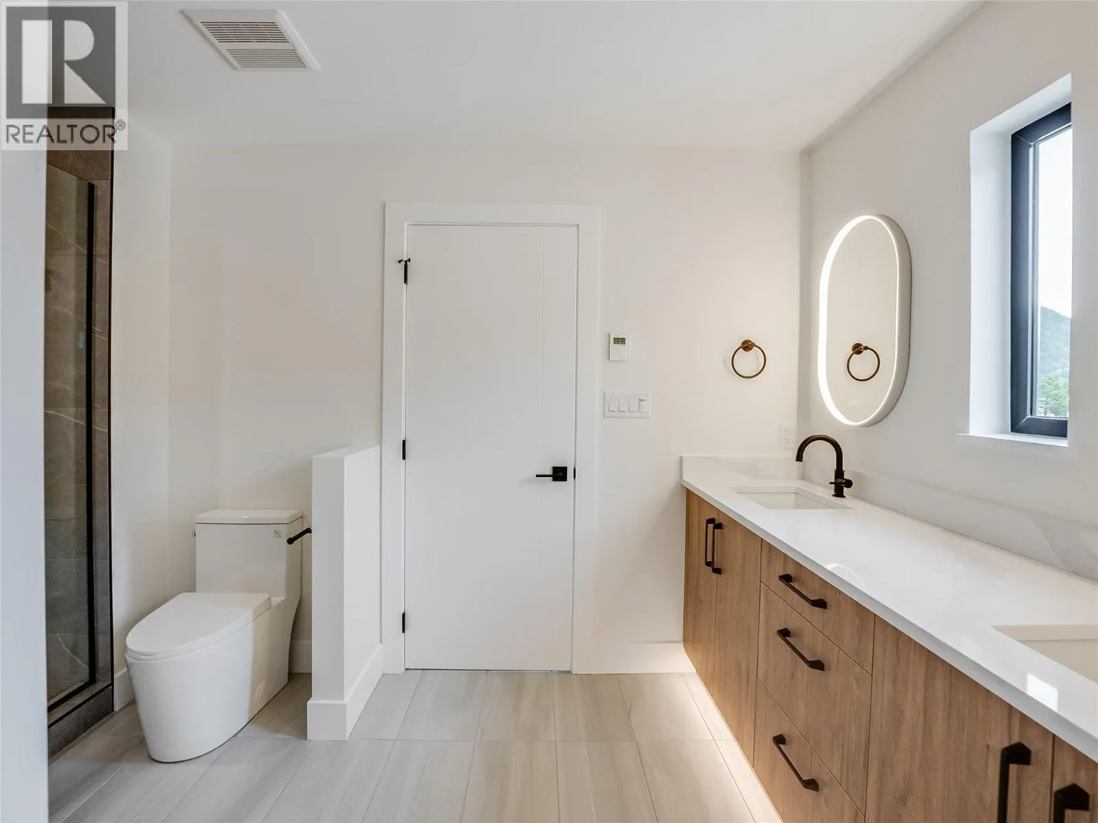 910 Lakeside Drive Unit# 208
