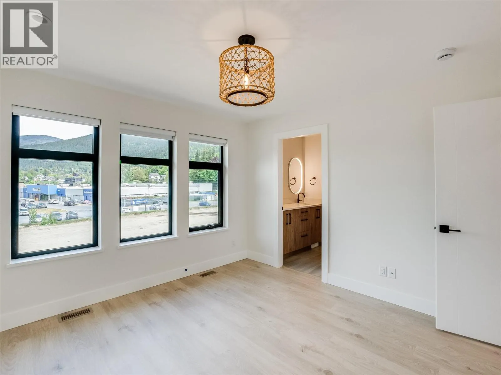 910 Lakeside Drive Unit# 203