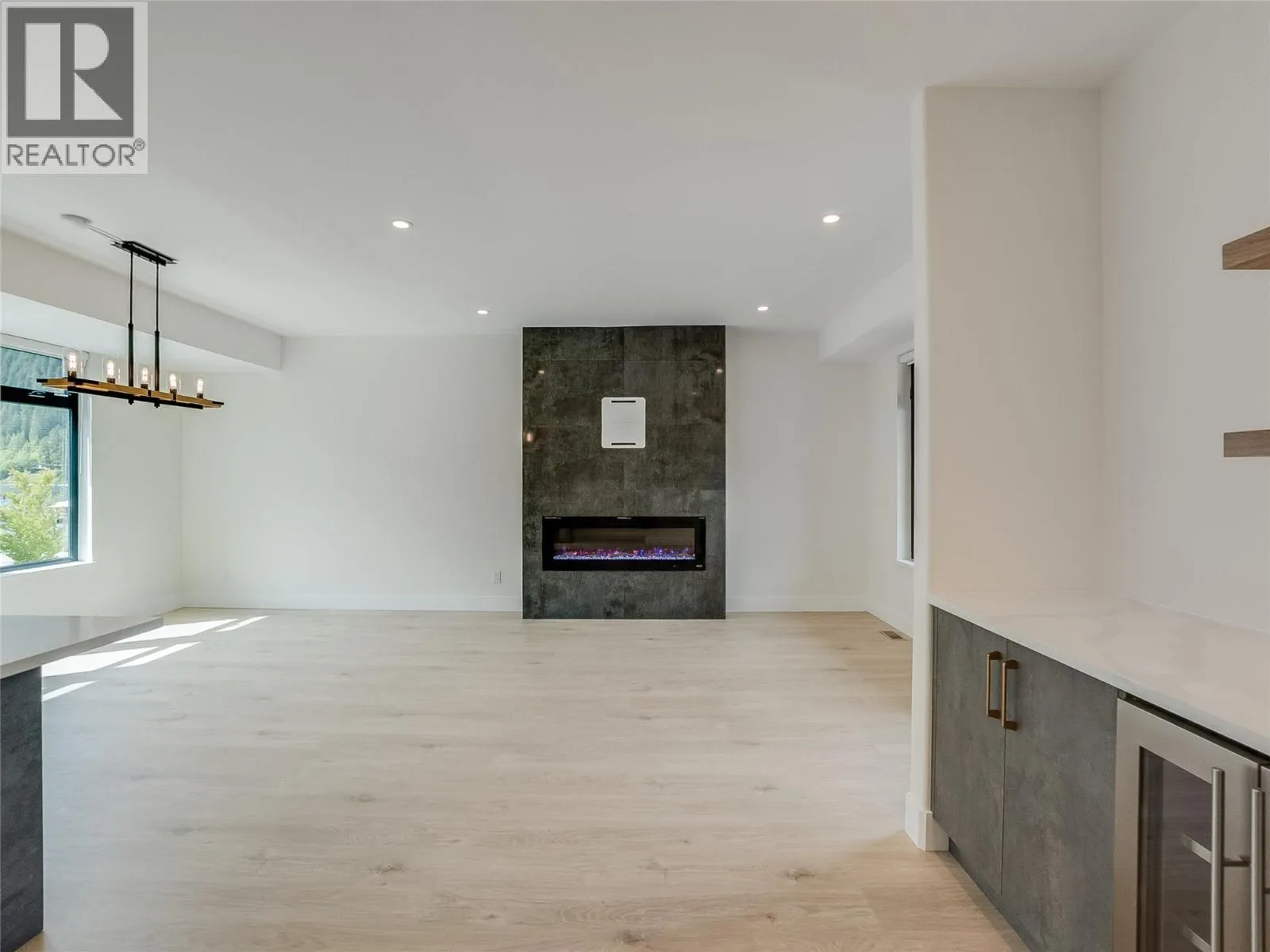 910 Lakeside Drive Unit# 203
