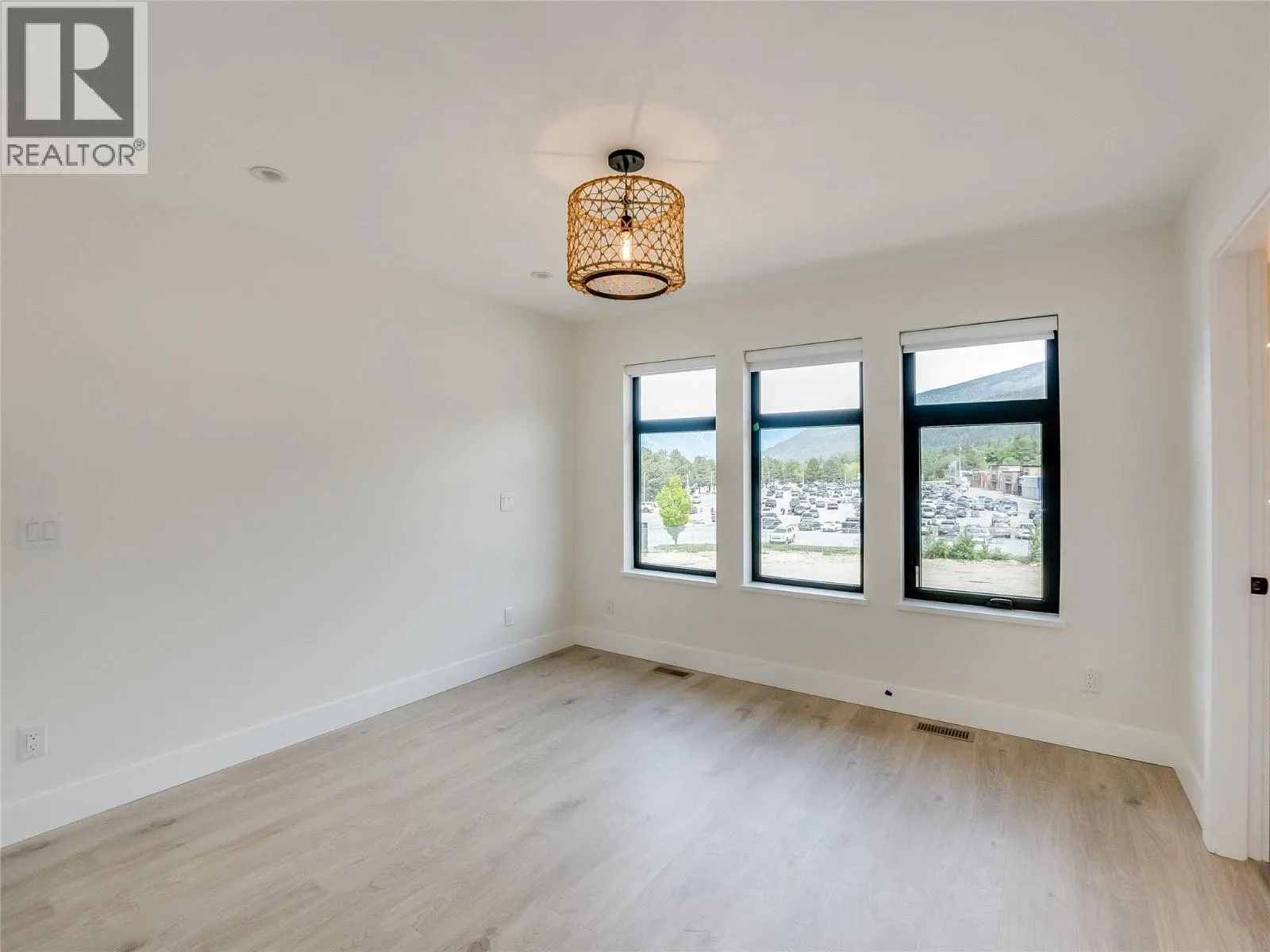 910 Lakeside Drive Unit# 203
