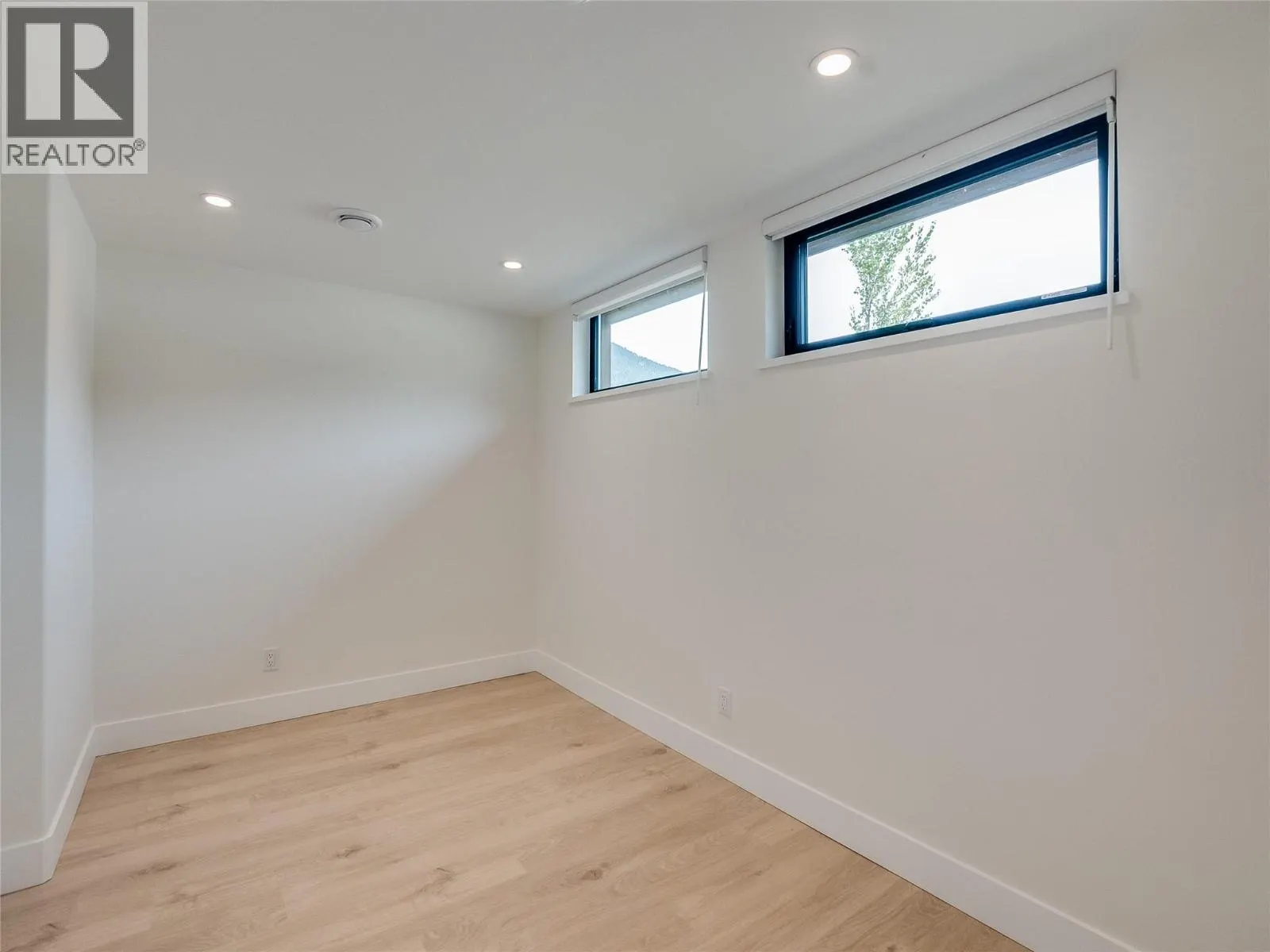 910 Lakeside Drive Unit# 203