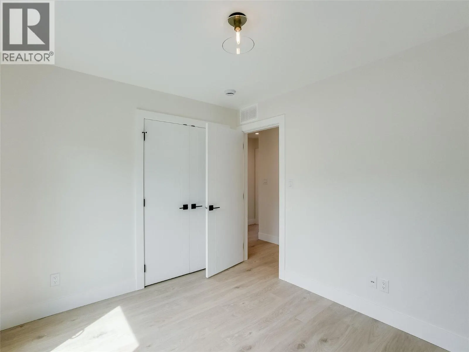 910 Lakeside Drive Unit# 203