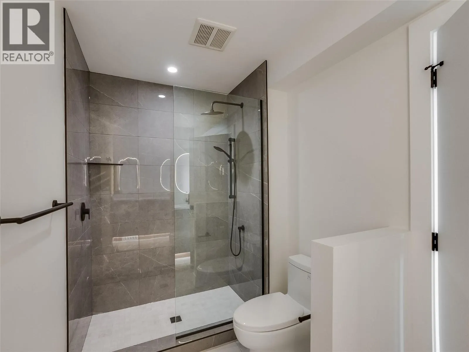 910 Lakeside Drive Unit# 203