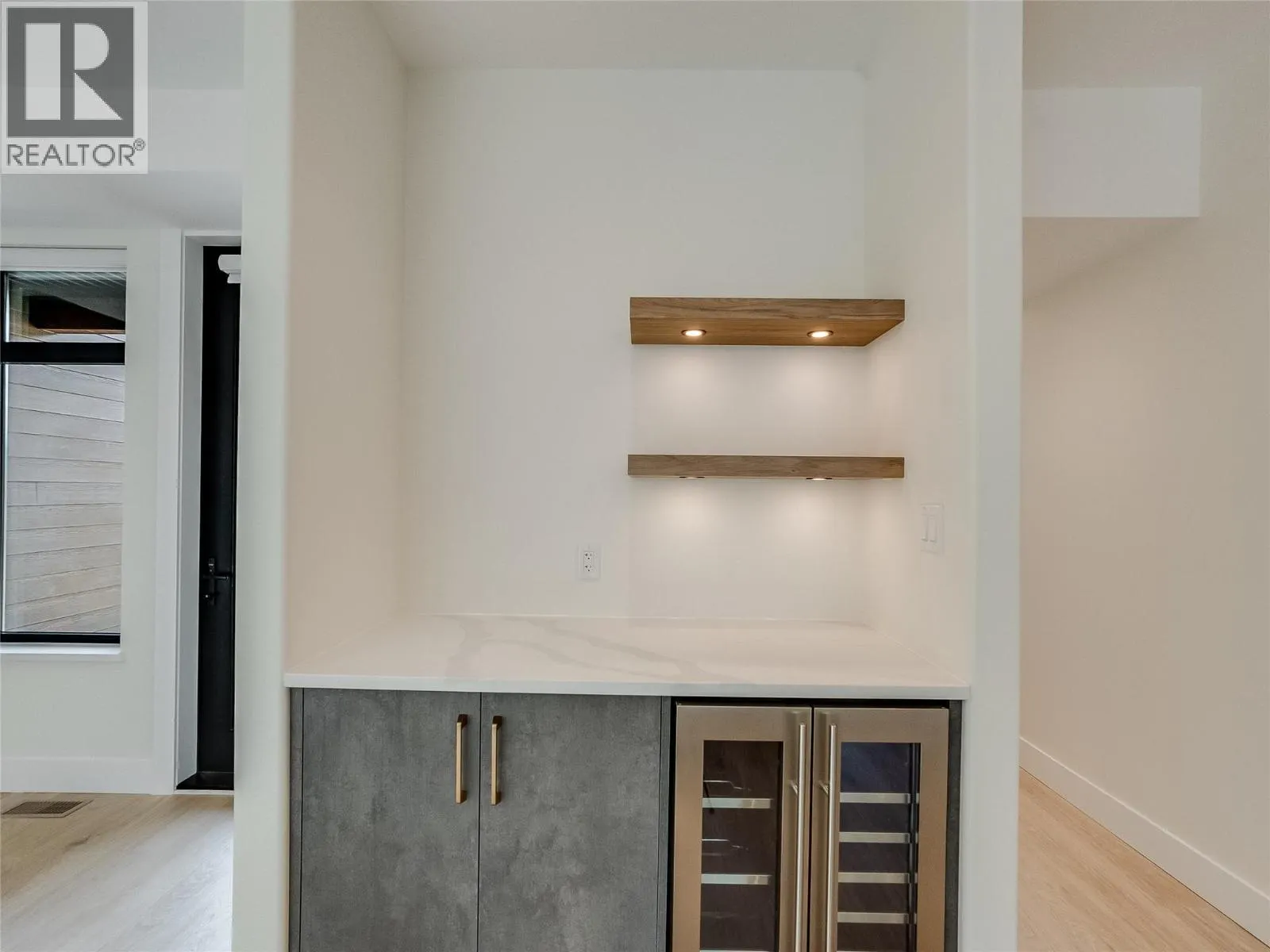 910 Lakeside Drive Unit# 203