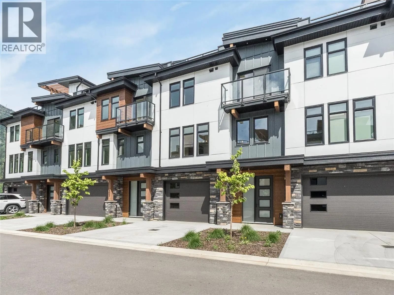 910 Lakeside Drive Unit# 203