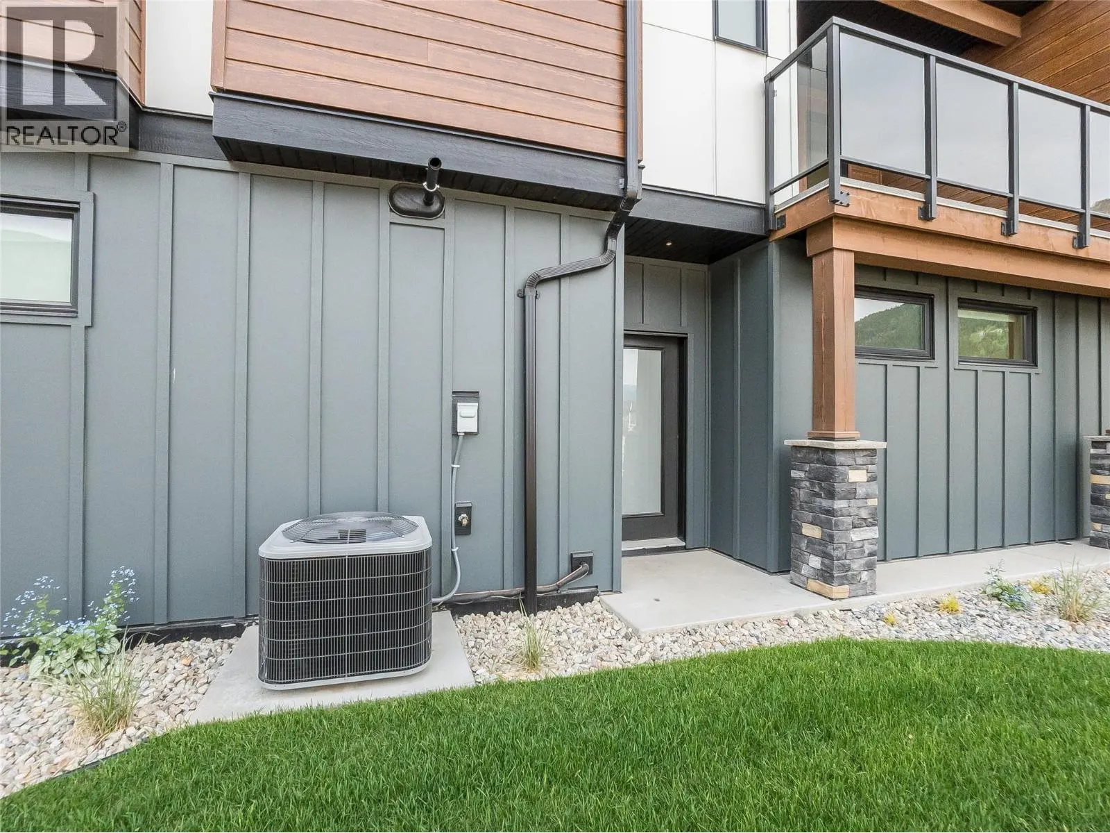 910 Lakeside Drive Unit# 203