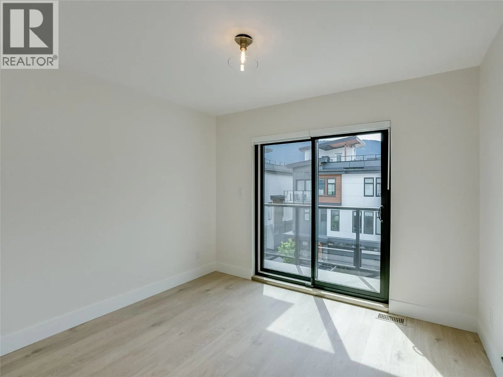 910 Lakeside Drive Unit# 203