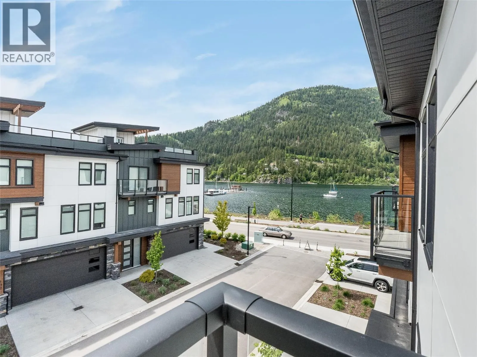 910 Lakeside Drive Unit# 203