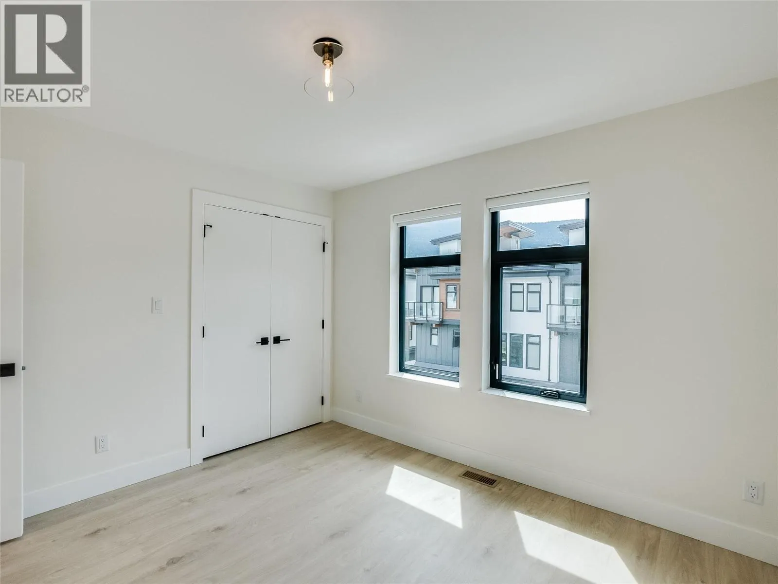 910 Lakeside Drive Unit# 203