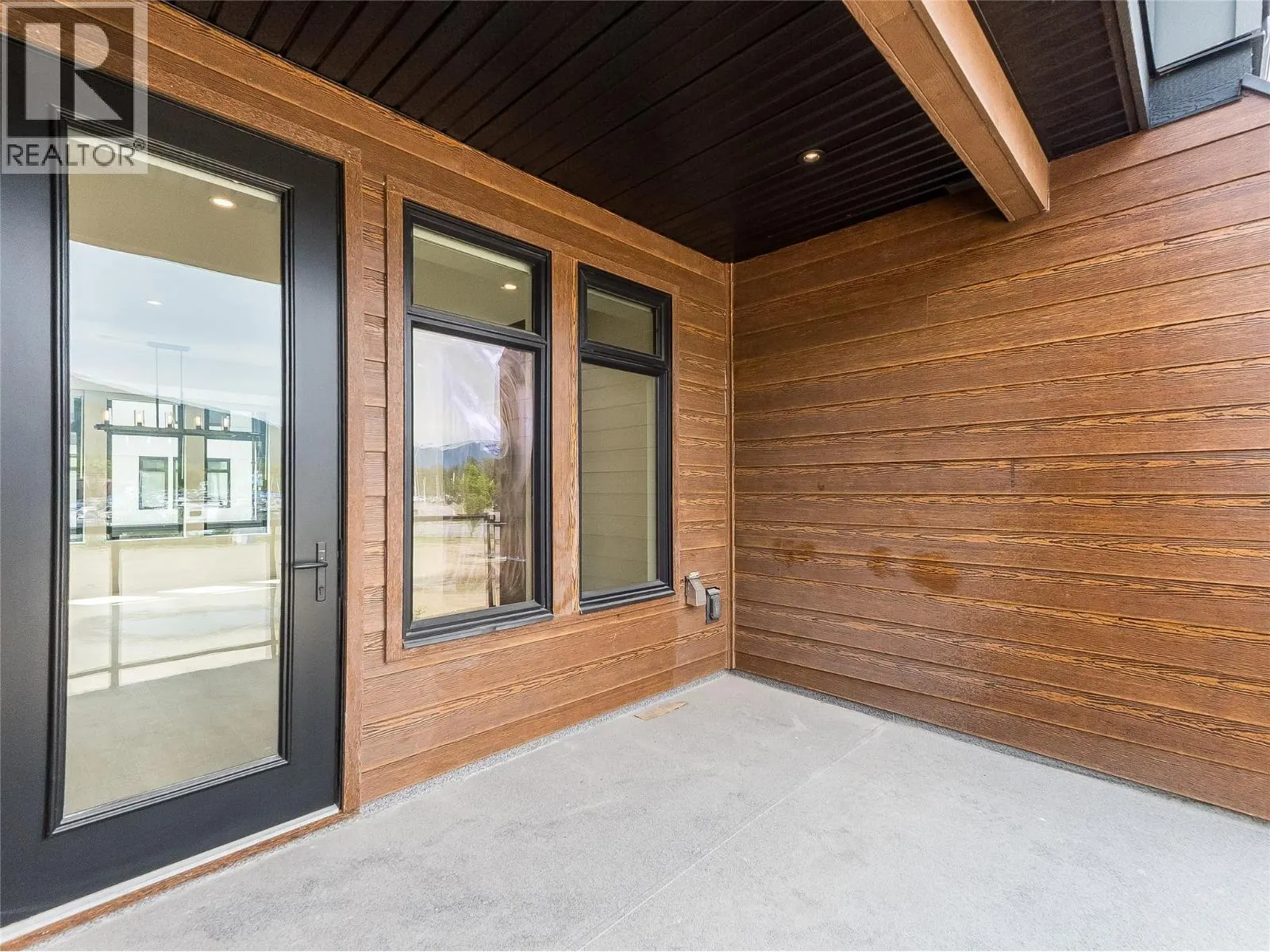 910 Lakeside Drive Unit# 203