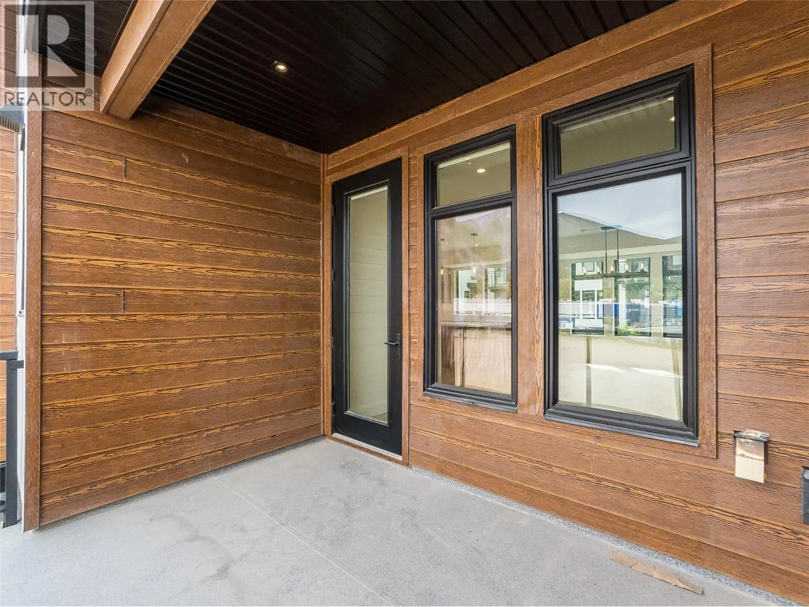 910 Lakeside Drive Unit# 203