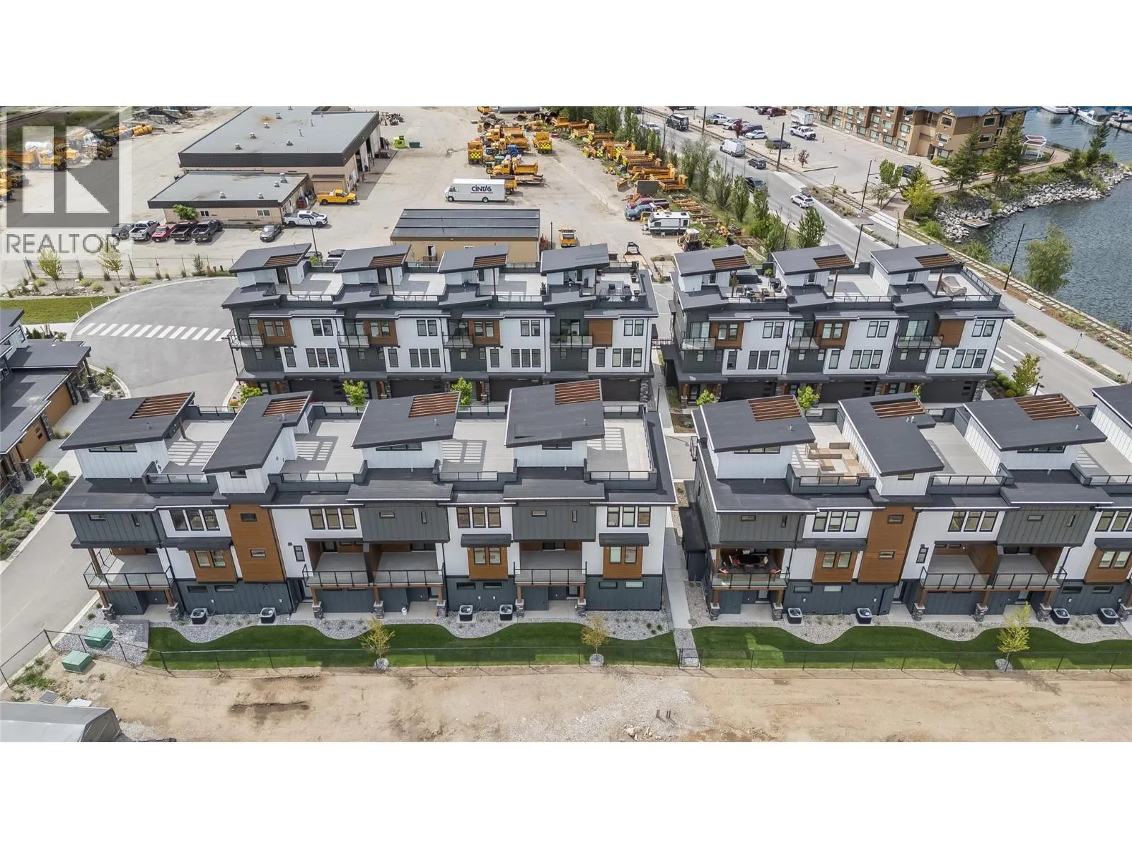 910 Lakeside Drive Unit# 203