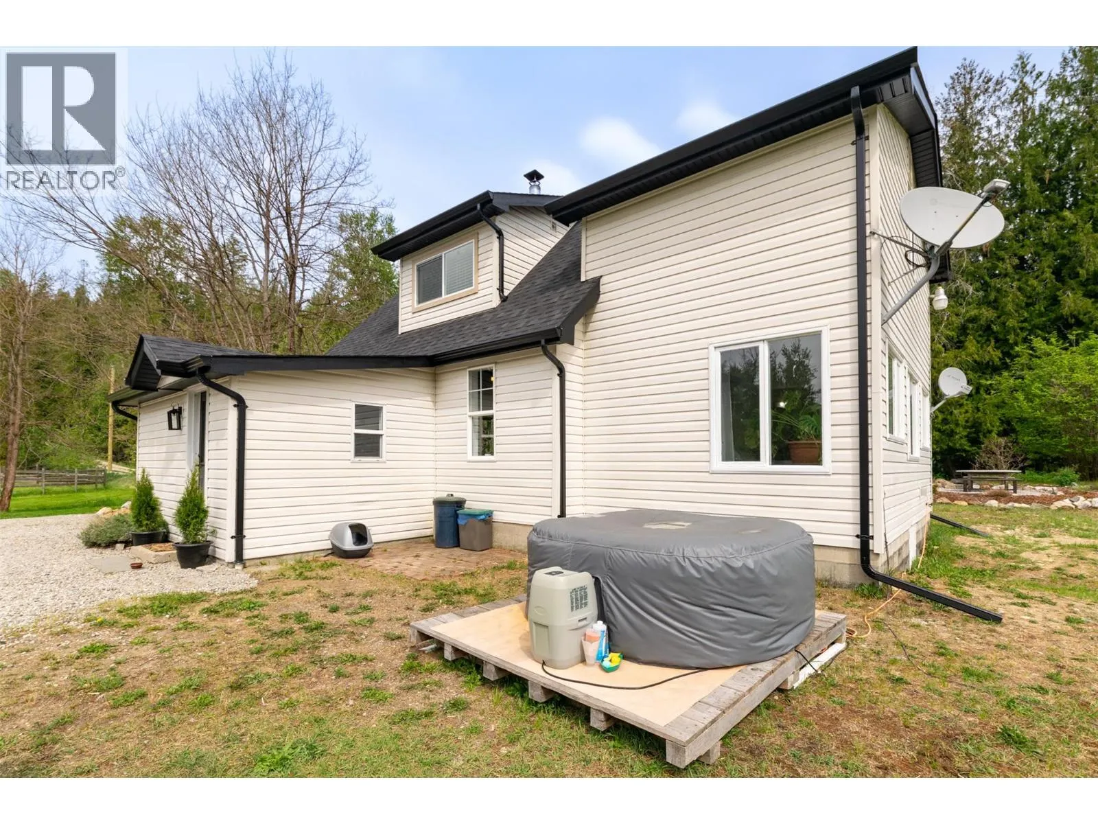 2904 Enderby Mabel Lake Road
